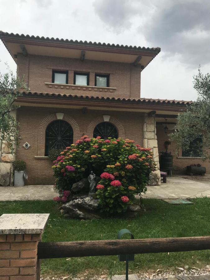 Agriturismo A Casa Di Susanna Santo Stefano del Sole Dış mekan fotoğraf